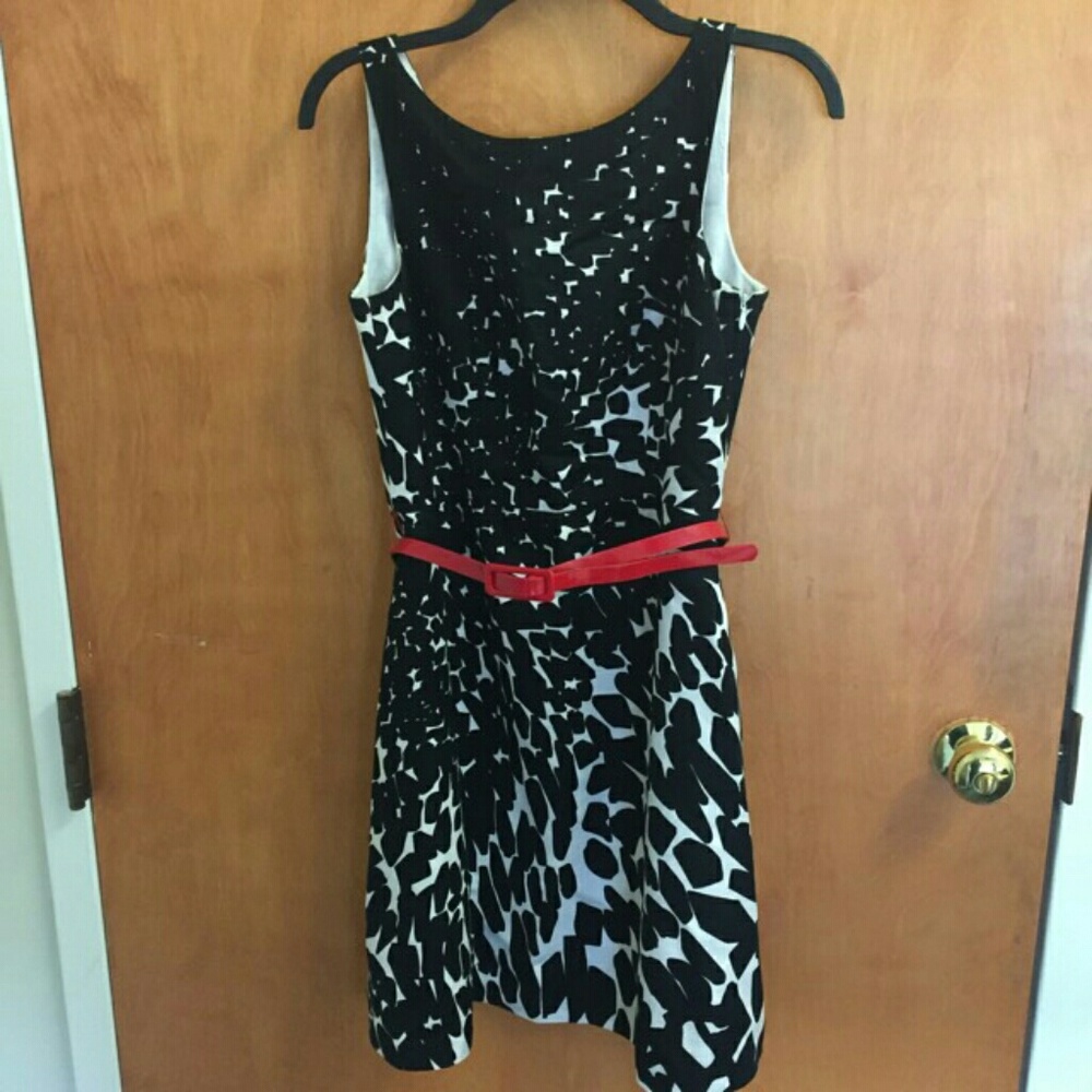 Ann Taylor Black&White Women's Dress Size 2 petite